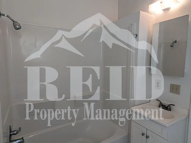 657 Highland Ave — Photo 18