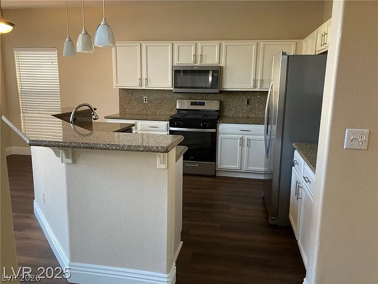 3120 Whispering Canyon Ct — Photo 7
