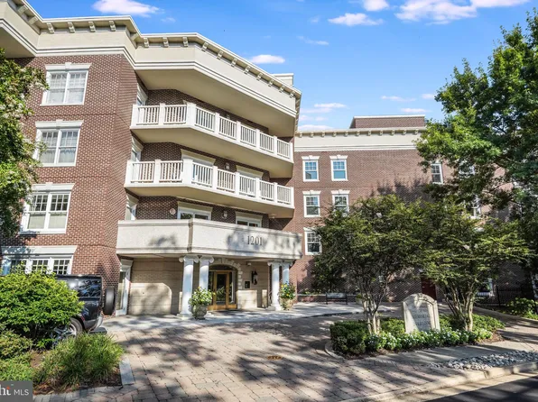 1201 N Nash St APT 601, Arlington, VA 22209
