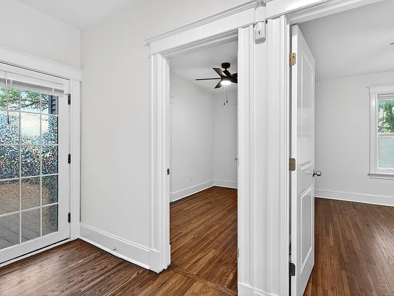 5744 Pershing Ave #1E — Photo 16
