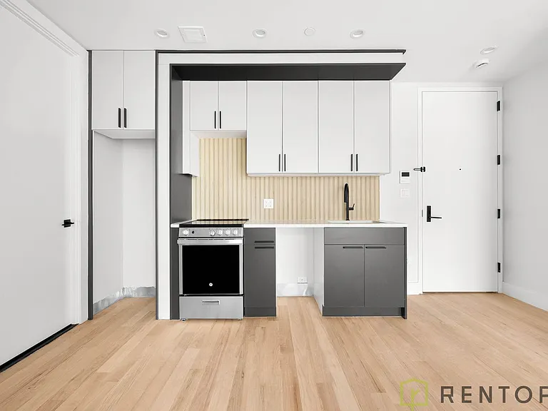 22 Frost St #303 — Photo 3