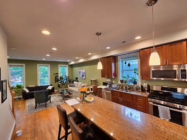 907 Webster St NW #3 — Photo 6