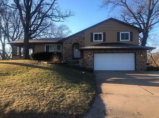 131 Sherwood Dr, Geneseo, IL 61254