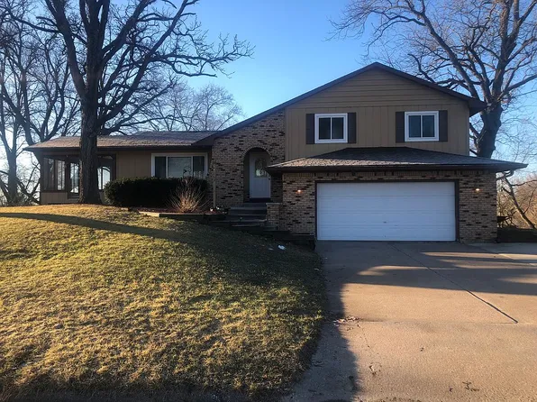 131 Sherwood Dr, Geneseo, IL 61254