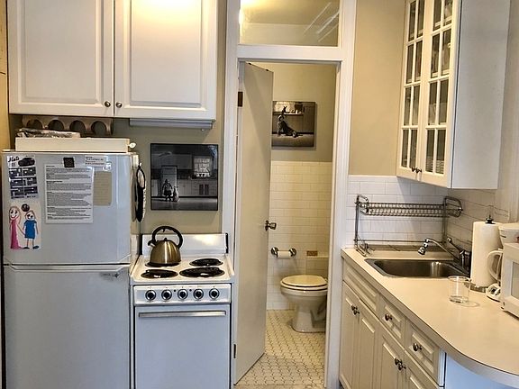 2nd image of 119 W 80th St #4