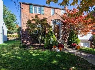 429 Old Farm Rd, Mt Lebanon, PA 15228