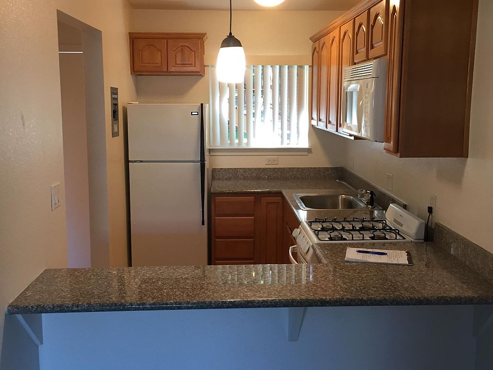 1st image of 624 Morse Ave APT 3