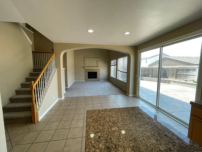 673 Coppola Ct — Photo 8