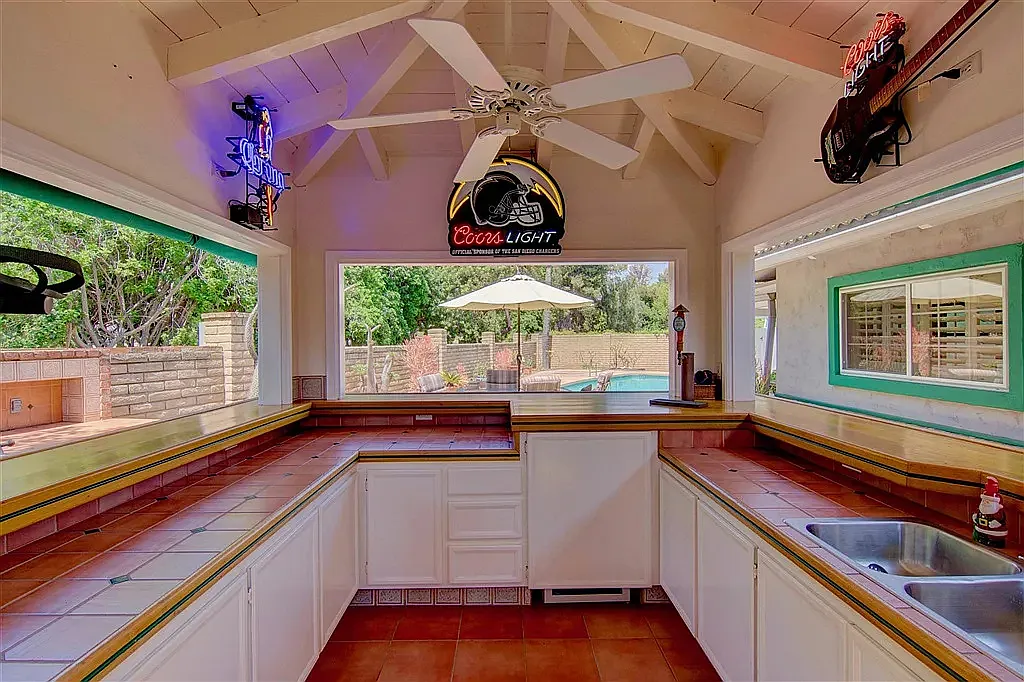 3 bed, 1828 sqft, $5,000 — Photo 3