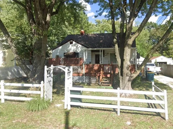 613 N Highland Dr, Independence, MO 64050