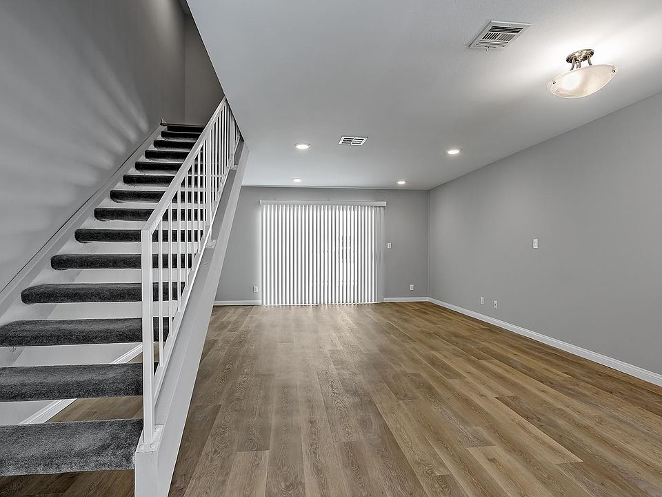 1st image of 609 N Jackson St #2