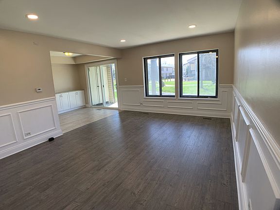 2nd image of 1334 Kingsbury Dr Unit 3