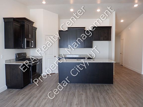 2nd image of 947 Ironwood Cir