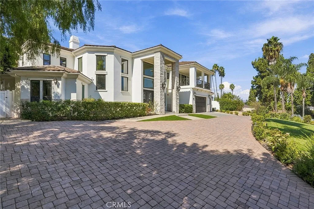 6 bed, 8.0 bath, 6366 sqft, $12,000 — Photo 4