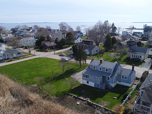 2nd image of 39 Ashworth Ave