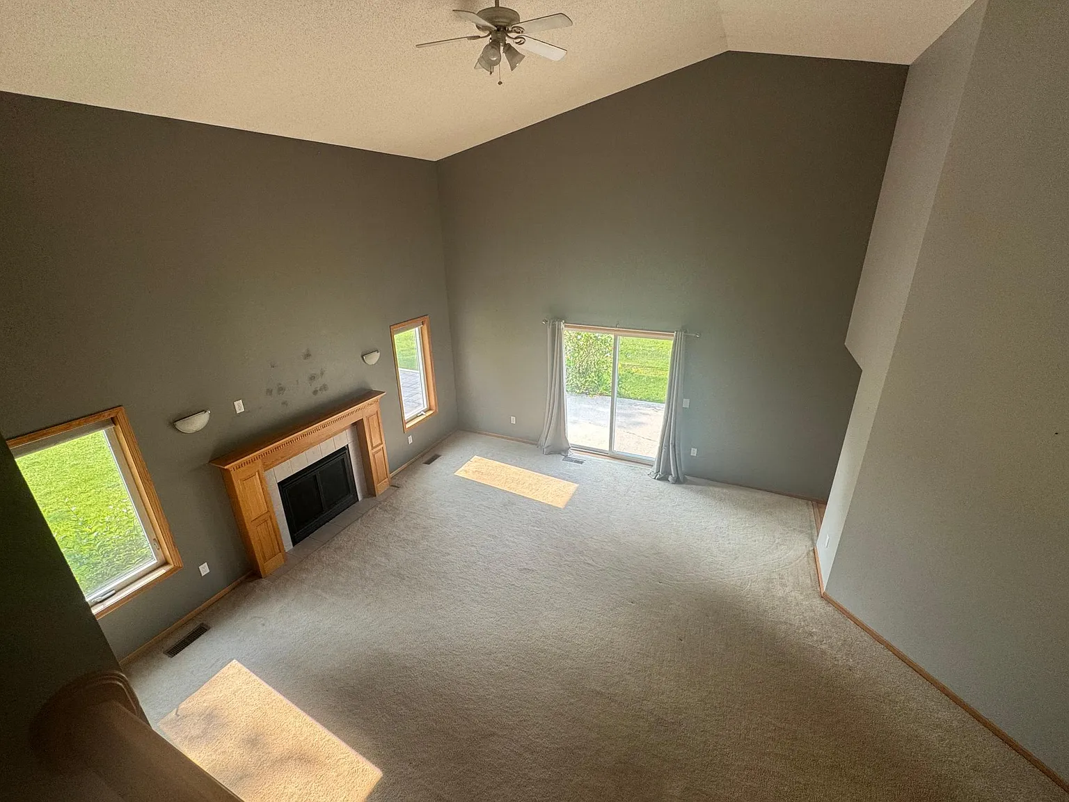 4 bed, 2.5 bath, 2308 sqft, $2,900 — Photo 4
