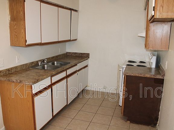 2nd image of 1314 Reservoir Ave APT B