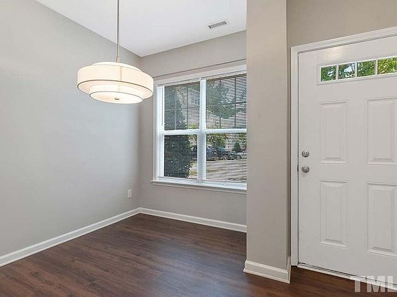 3rd image of 520 Elm Ave