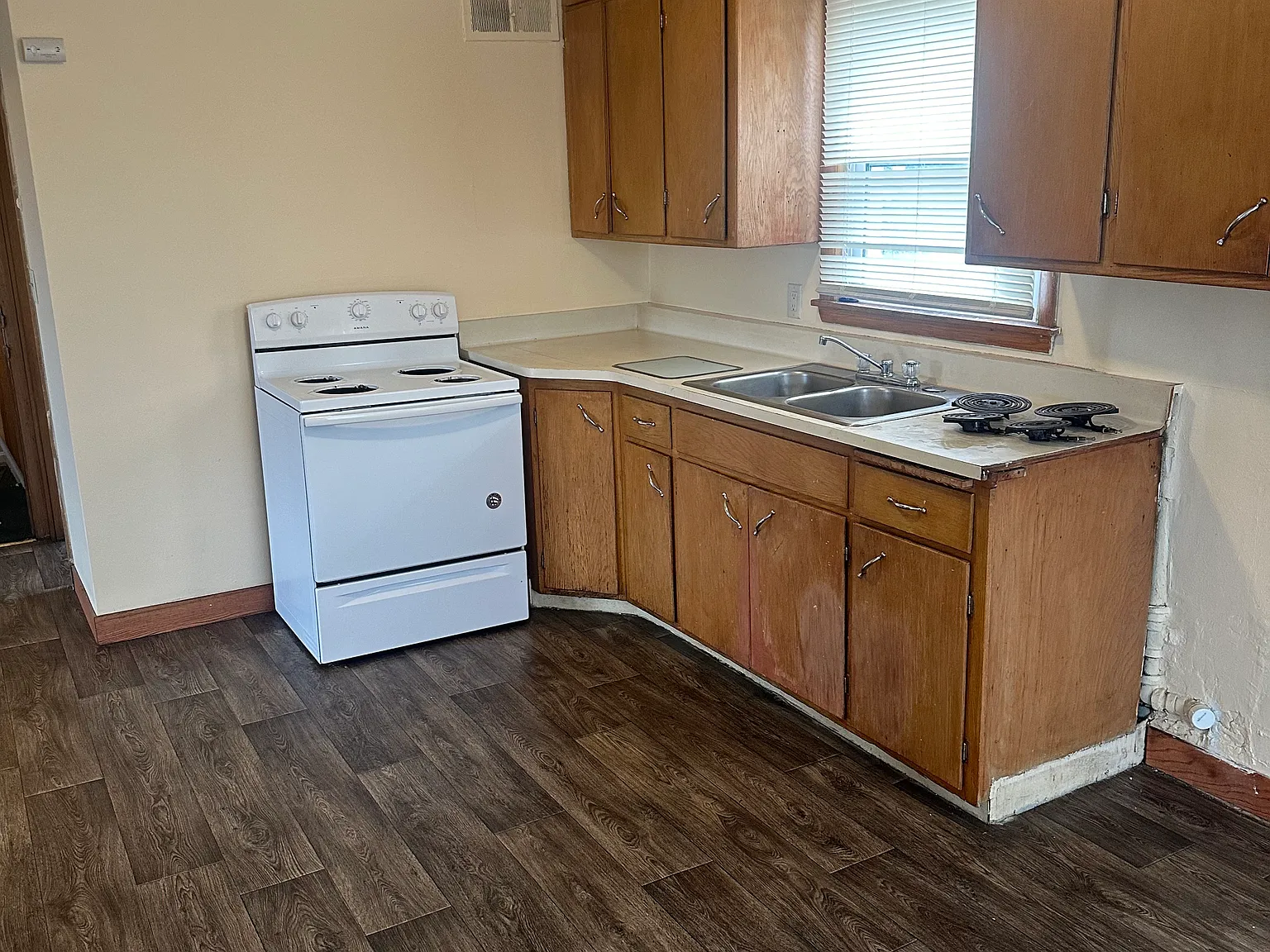 1 bed, 1100 sqft, $1,200 — Photo 2