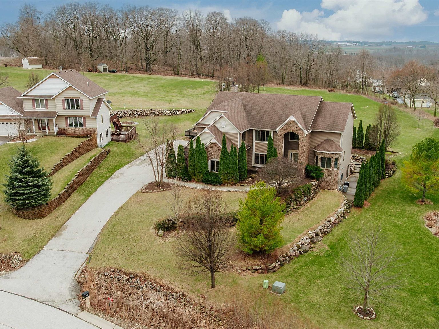 585 Overlook Pass, Fredonia, WI 53021 | MLS #50307009 | Zillow