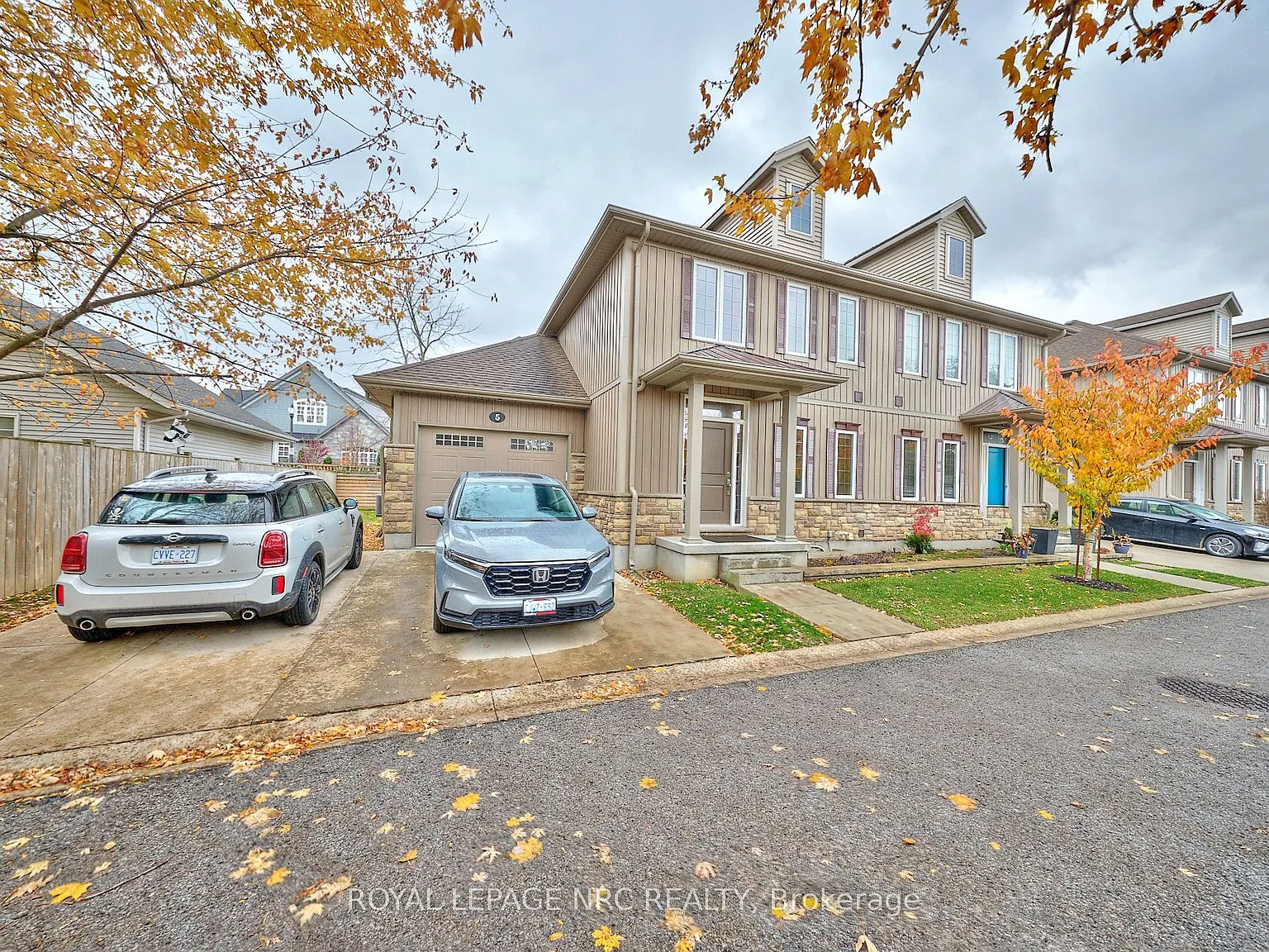 2 bed, $3,200 — Photo 1
