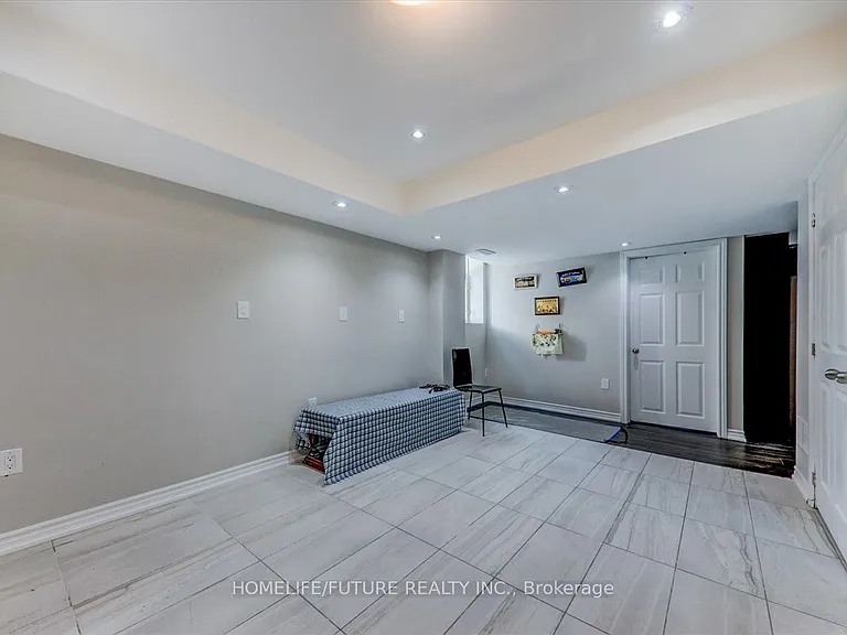 49 Peppermint Close #BASEMENT — Photo 8