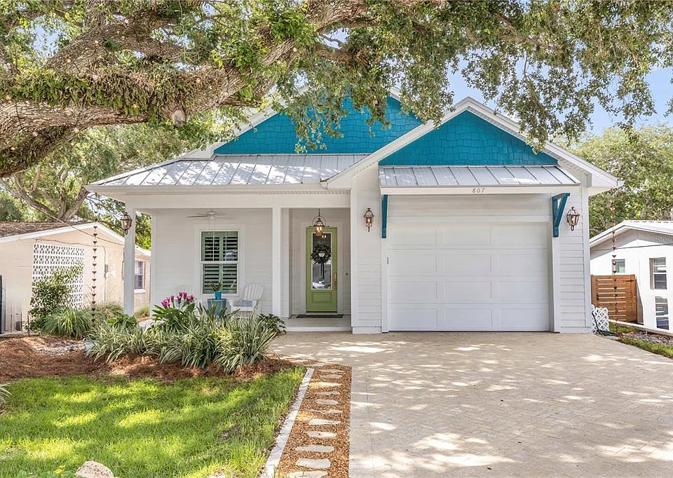 1st image of 807 E 10TH AVENUE