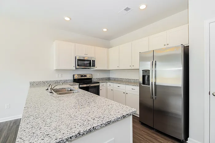 9113 Sunrise Creek Dr — Photo 7