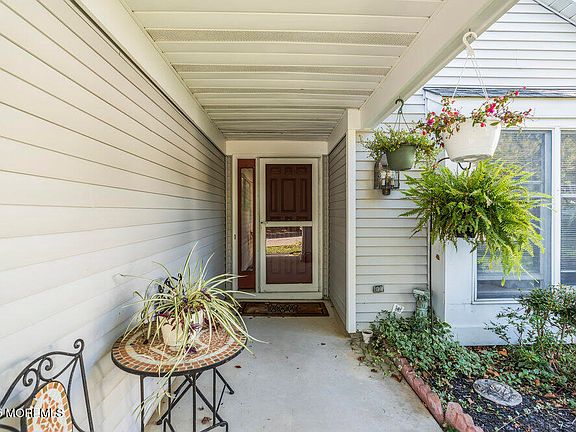 3rd image of 1668 Wisteria Court