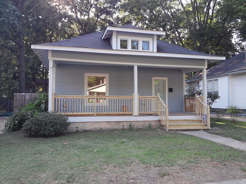 2nd image of 1055 Tanglewood St