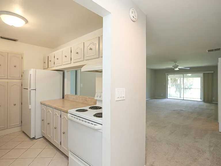 221 Cypress Way E #201 — Photo 6