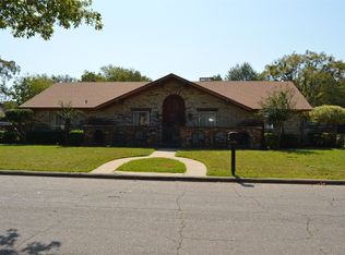 104 Kingswood Dr, Greenville, TX 75402