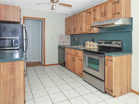 4th image of 25 Harvey Ln