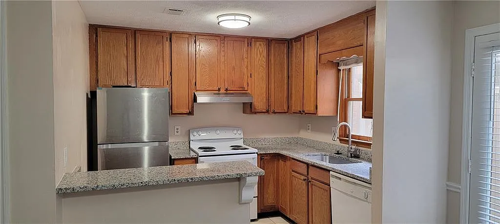 2 bed, 2.5 bath, 1280 sqft, $1,800 — Photo 4