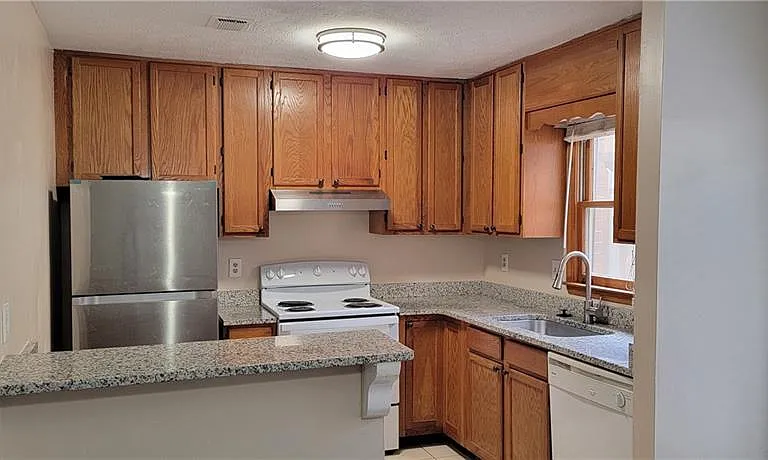 4131 Quincey Ln — Photo 4