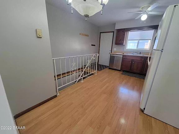 4th image of 772 Great Plains Ct