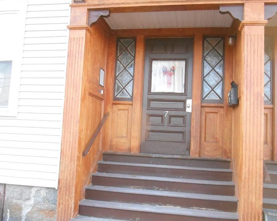 2nd image of 7 Moscow St