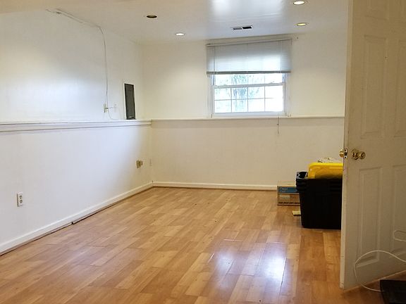 5th image of 18204 Pinecroft Ct