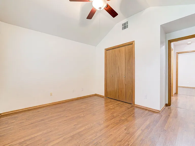 605 Eastview Dr — Photo 51