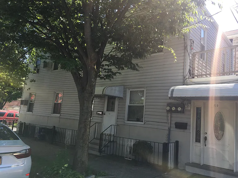 809 Clarence Ave #2 — Photo 12
