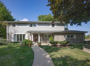 711 Palladium Dr E, Joliet, IL 60435