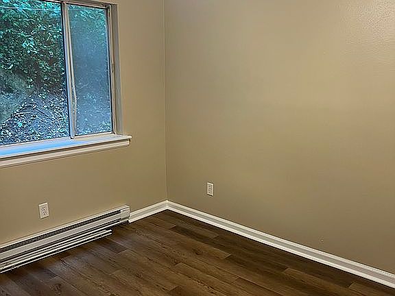4th image of 901 Westwood Ct