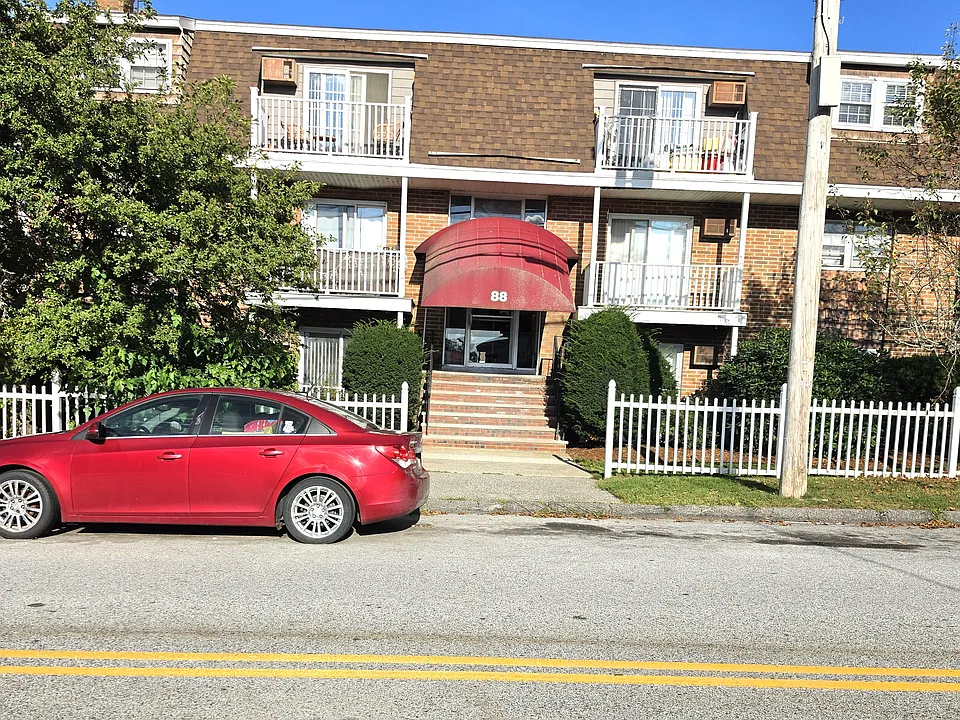 88 Beacon St