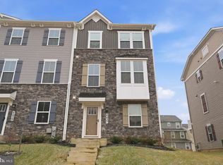 8437 Hamlin St, Lanham, MD 20706