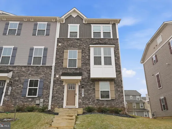 8437 Hamlin St, Lanham, MD 20706