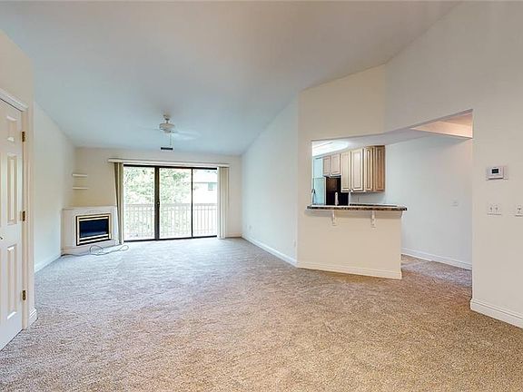 4th image of 3800 Rosemont Blvd APT 106E