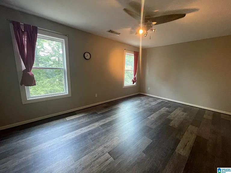 1727 Ashwood Ln — Photo 6