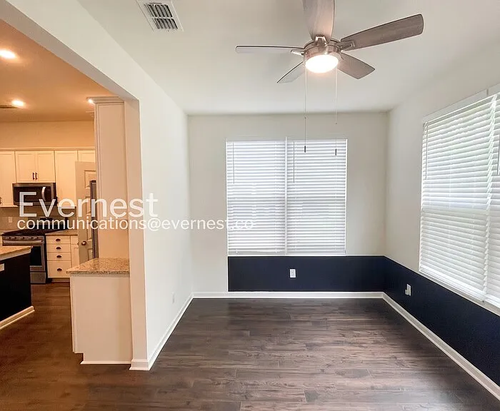806 Sunset View Dr — Photo 6