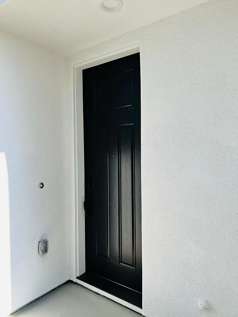 Jake St, Tracy — Photo 1