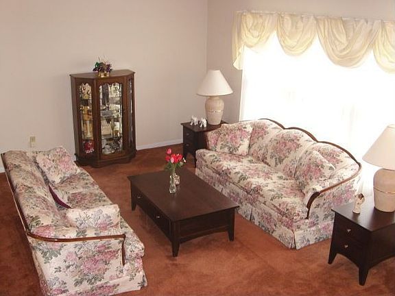 5th image of 5 Hobner Ct
